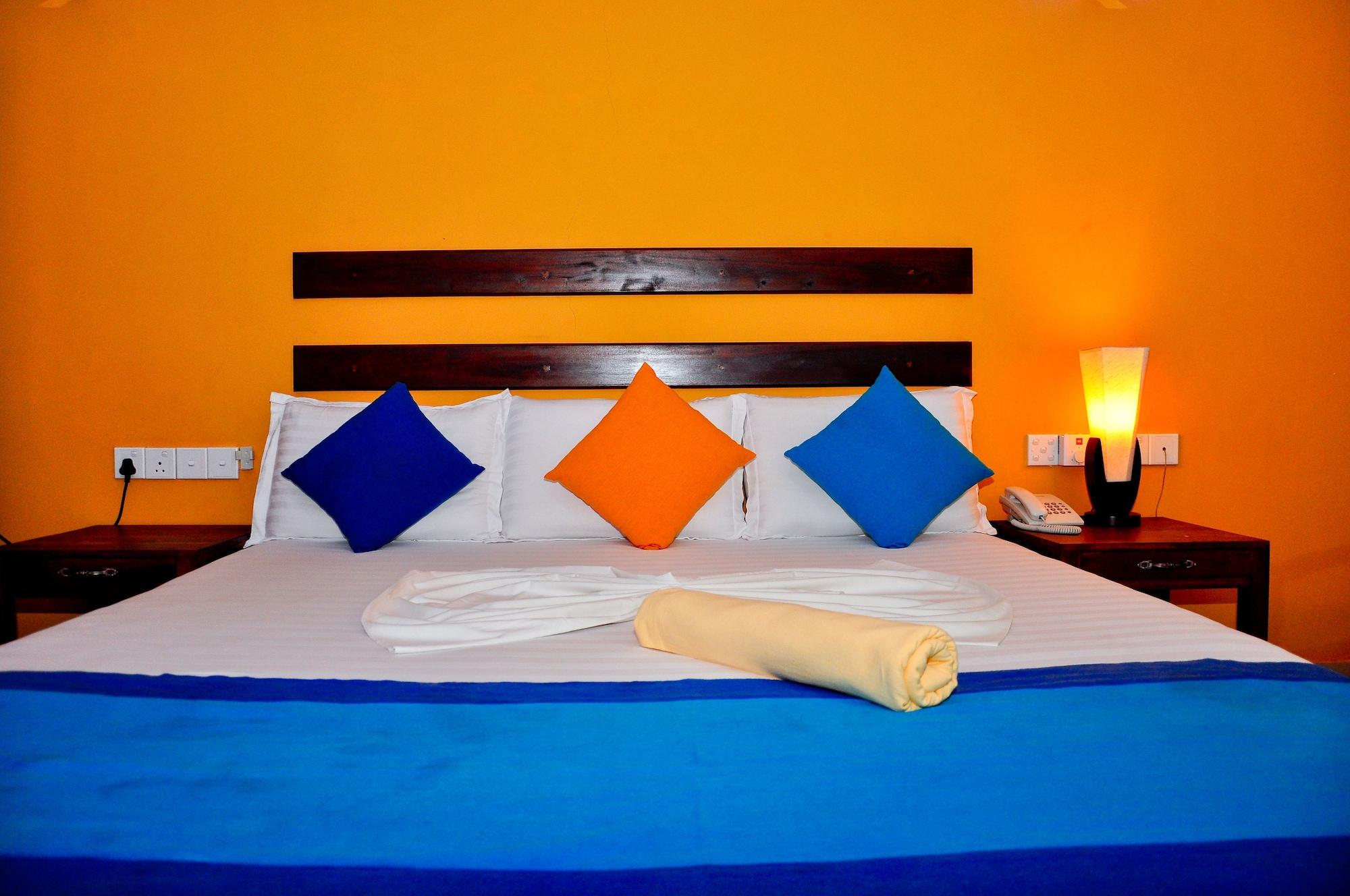 Ceylan Lodge Anuradhapura Buitenkant foto