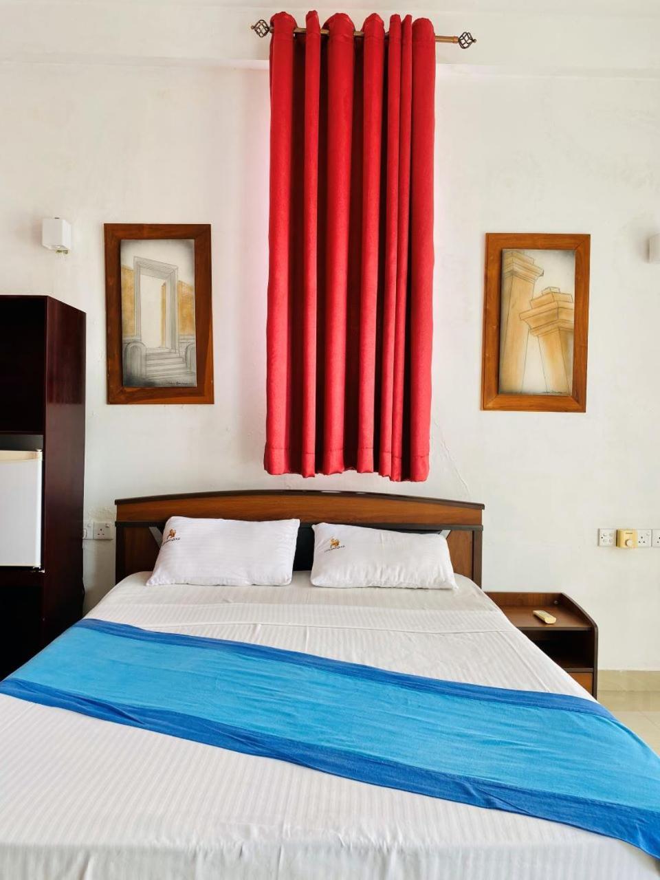 Ceylan Lodge Anuradhapura Buitenkant foto