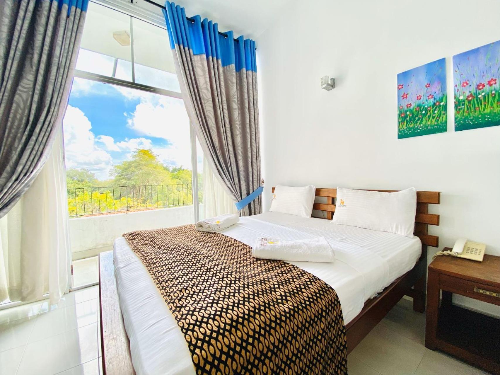 Ceylan Lodge Anuradhapura Buitenkant foto