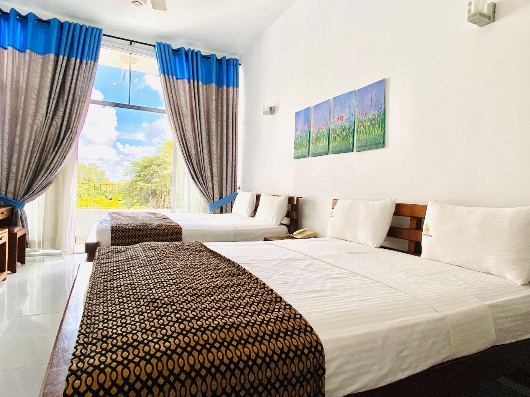 Ceylan Lodge Anuradhapura Buitenkant foto