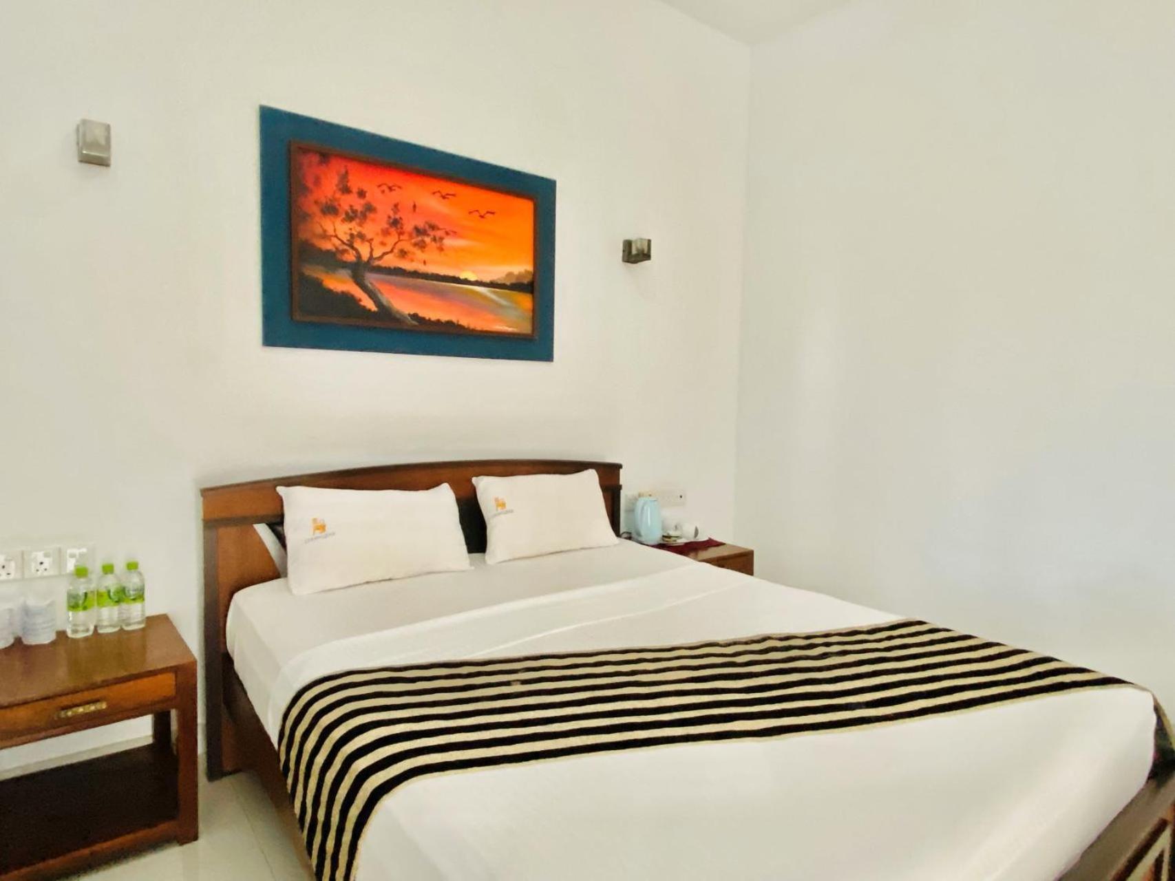 Ceylan Lodge Anuradhapura Buitenkant foto