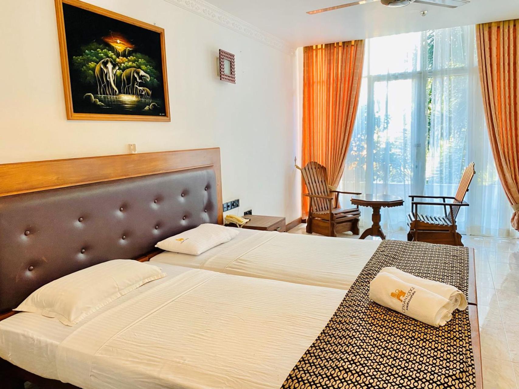 Ceylan Lodge Anuradhapura Buitenkant foto