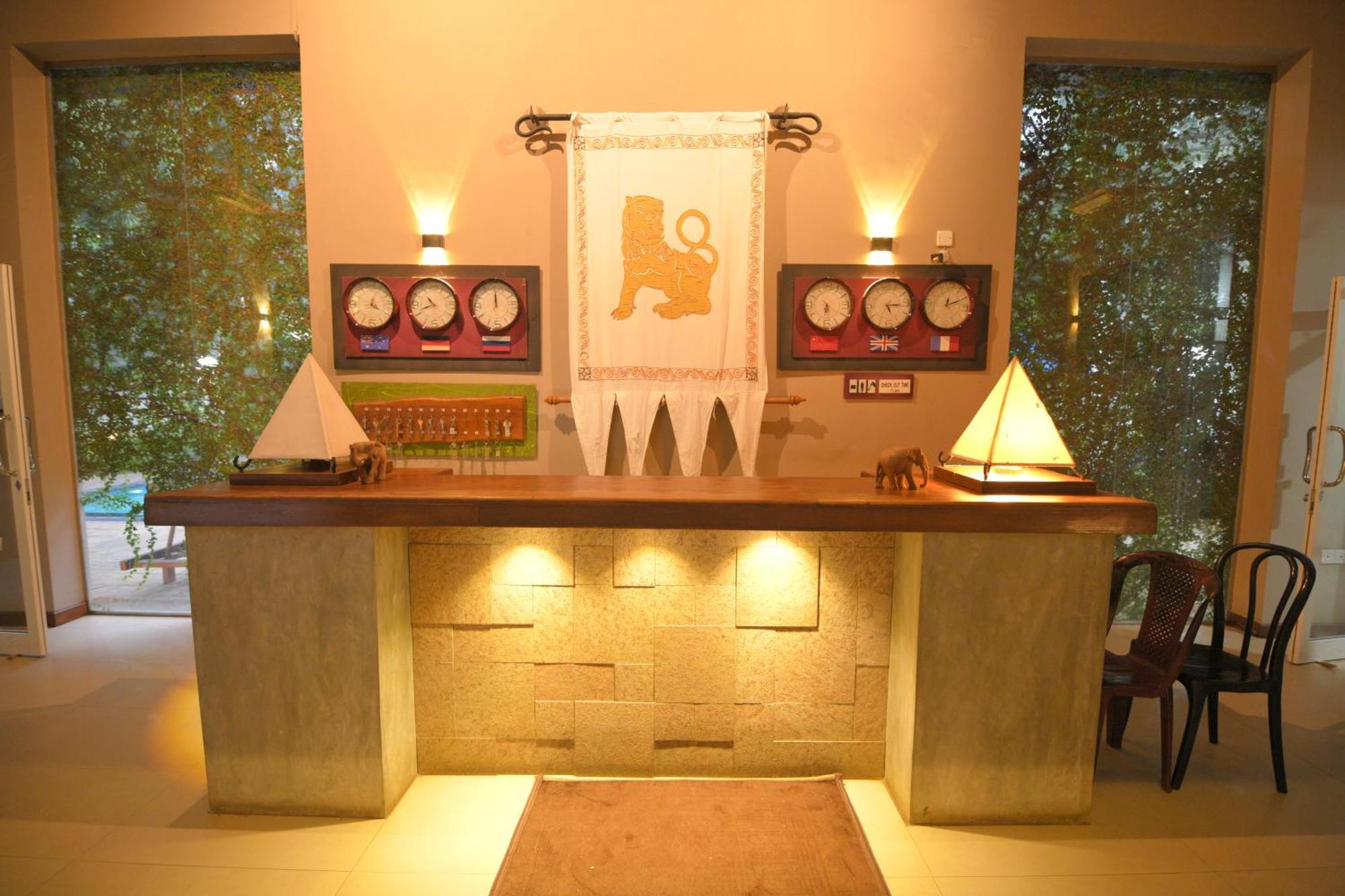 Ceylan Lodge Anuradhapura Buitenkant foto