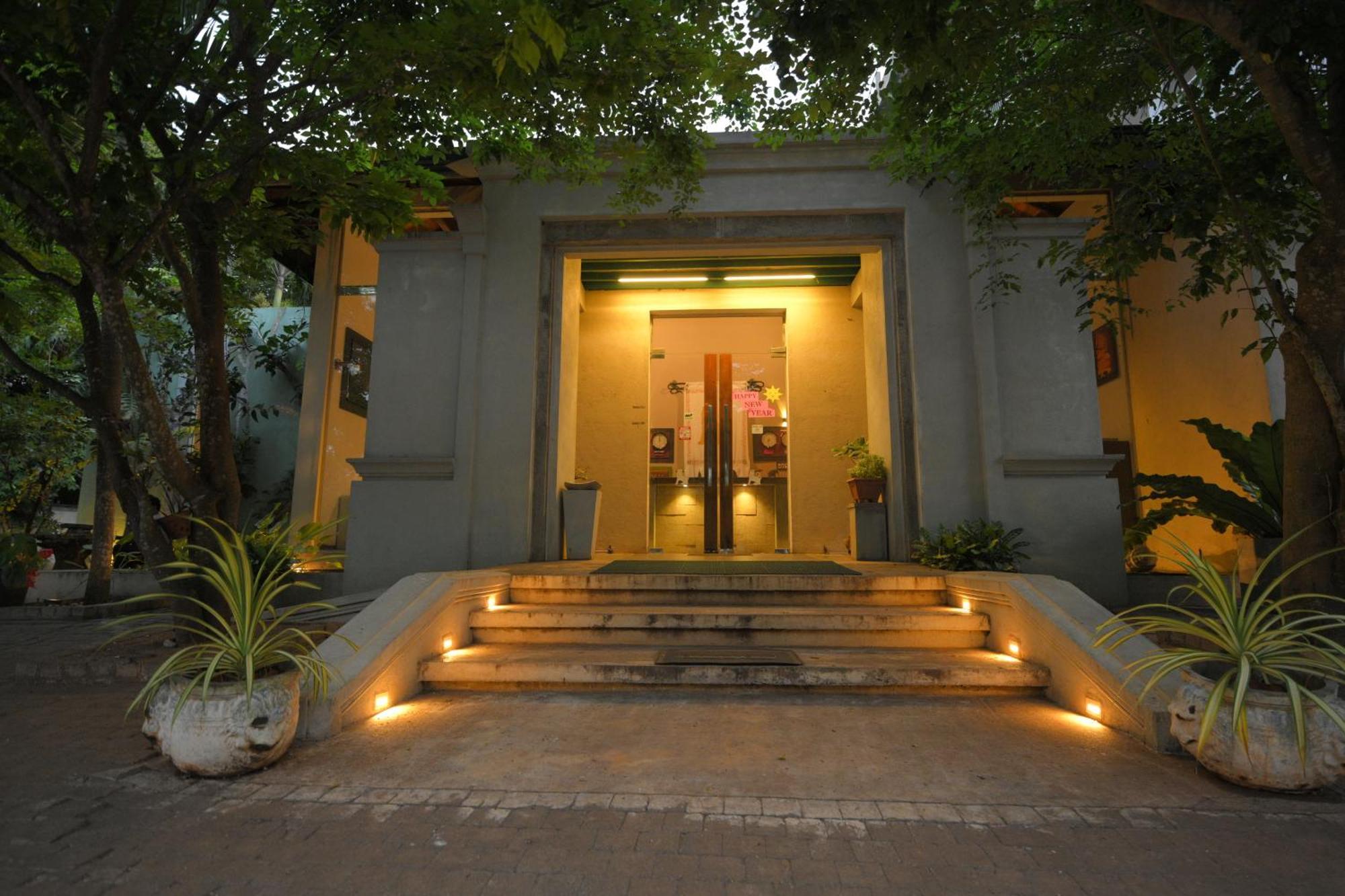 Ceylan Lodge Anuradhapura Buitenkant foto