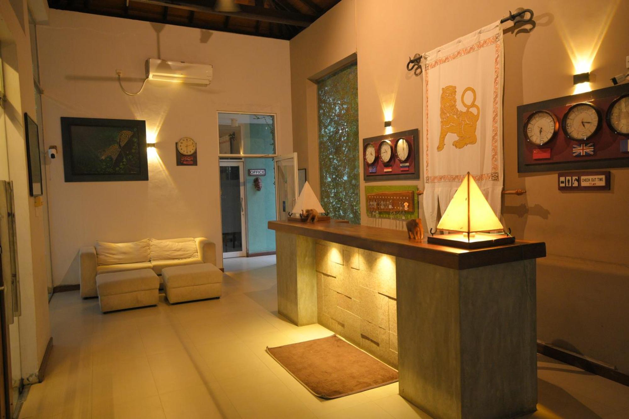 Ceylan Lodge Anuradhapura Buitenkant foto