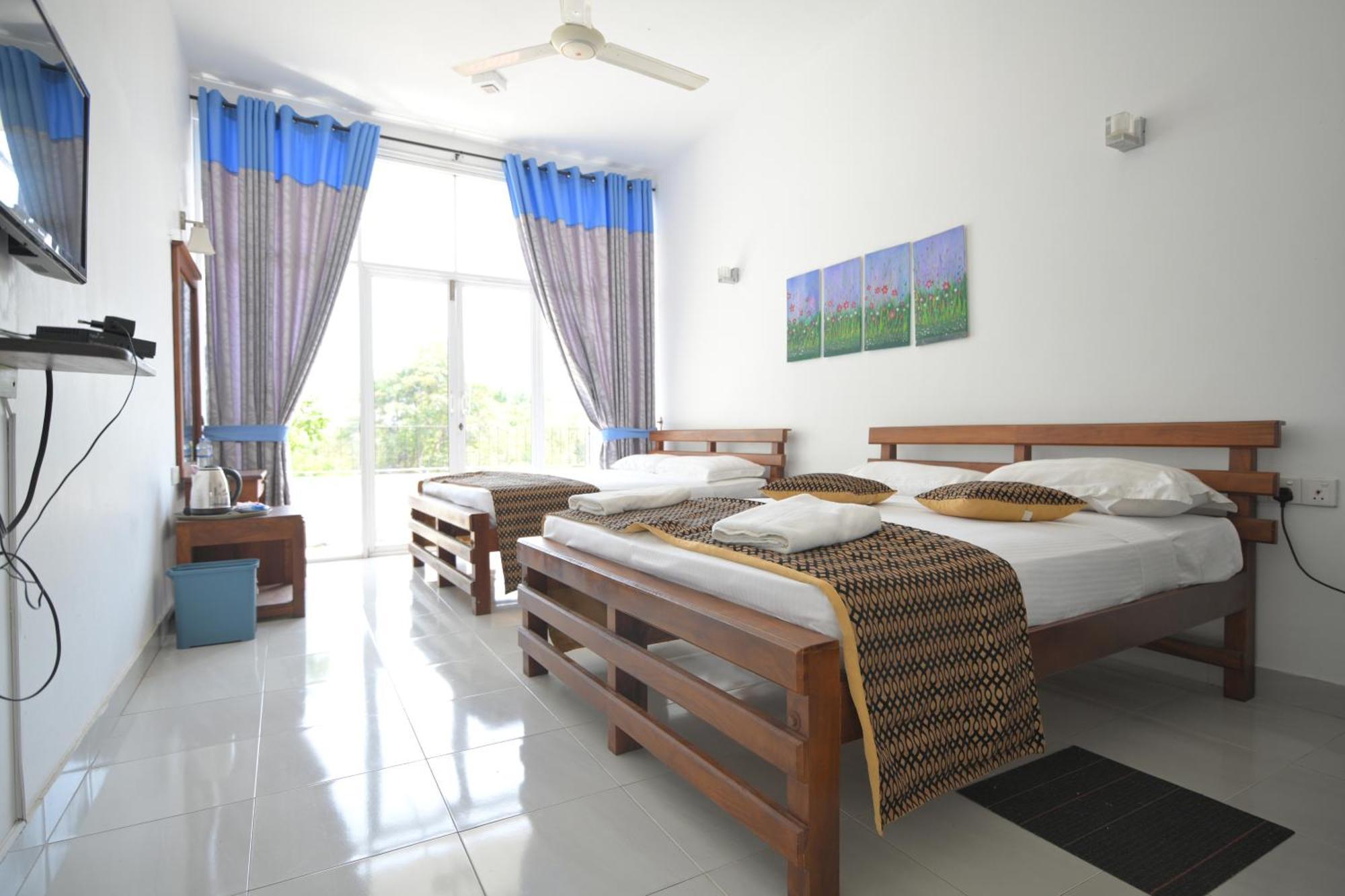 Ceylan Lodge Anuradhapura Buitenkant foto