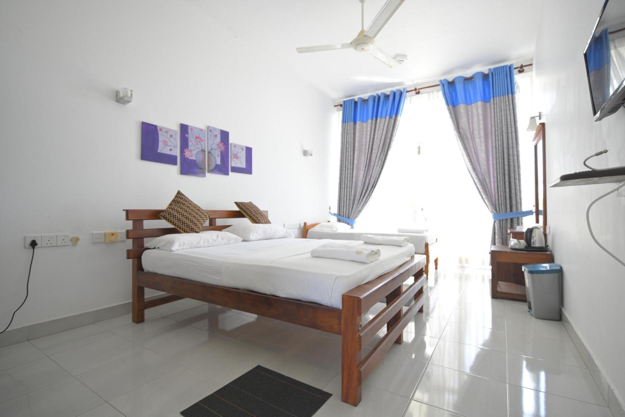 Ceylan Lodge Anuradhapura Buitenkant foto