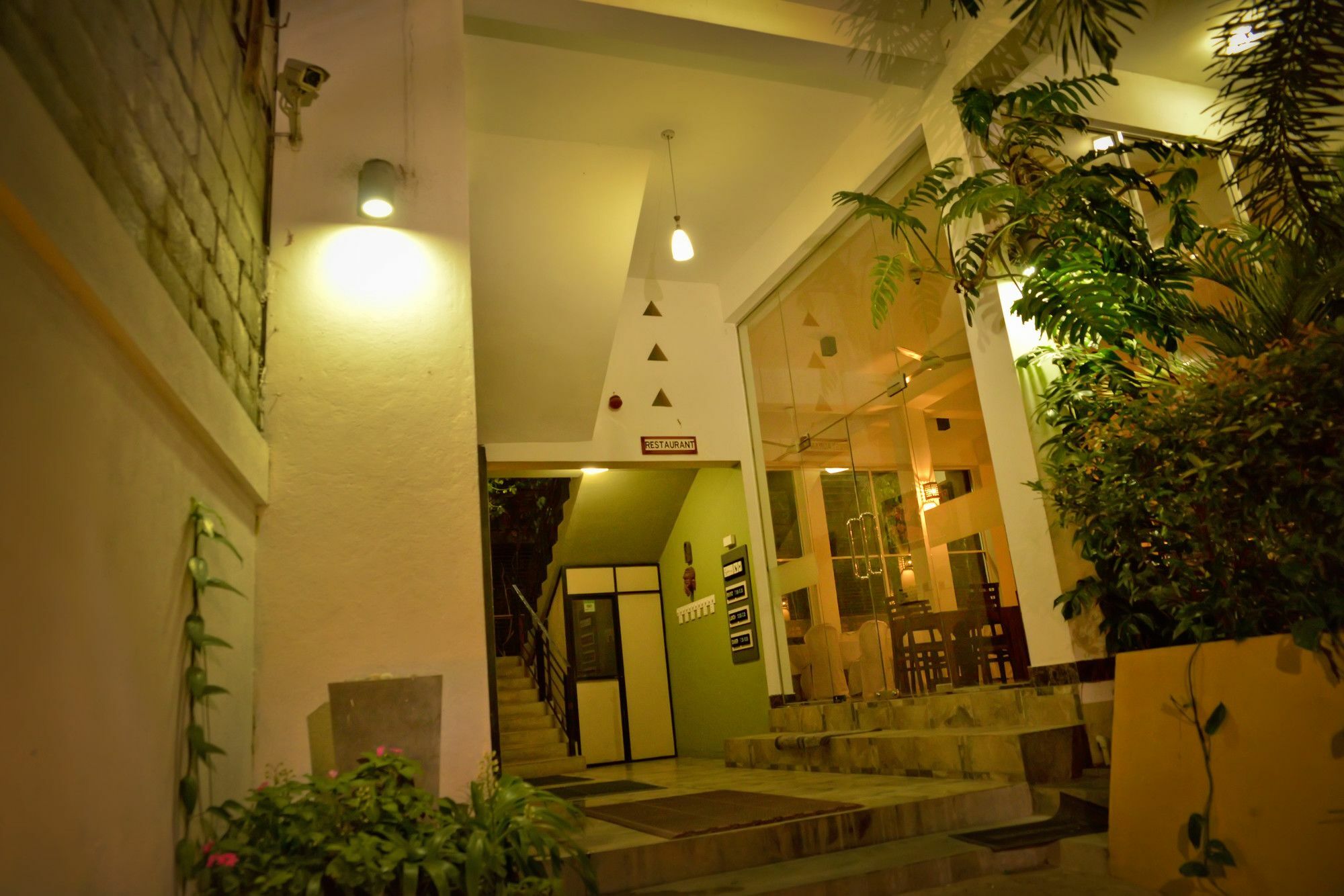 Ceylan Lodge Anuradhapura Buitenkant foto