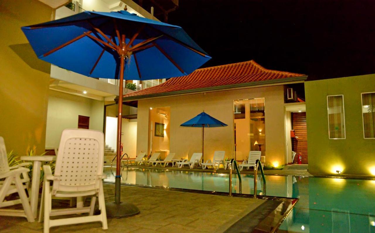 Ceylan Lodge Anuradhapura Buitenkant foto