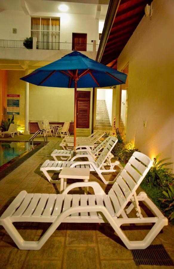 Ceylan Lodge Anuradhapura Buitenkant foto